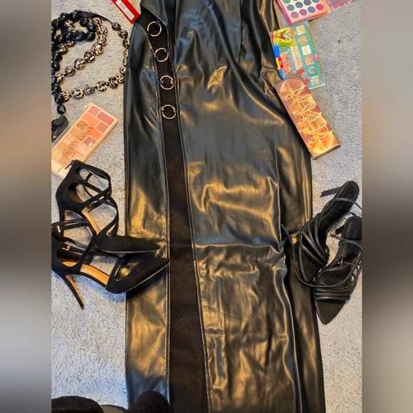 Black dress with gold rings on open leg side. Size Medium & Large. - Picture 6 of 6